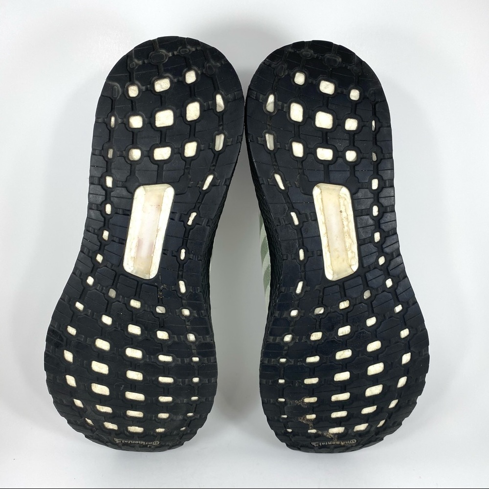 adidas UltraBoost 19 Shoes Sneakers F34075 - Picture 8 of 11